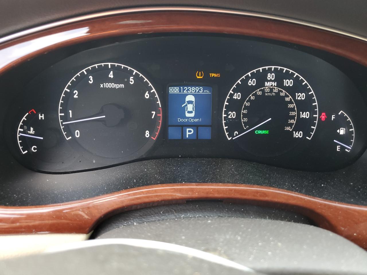 2012 Hyundai Genesis 3.8L VIN: KMHGC4DD5CU177940 Lot: 63188165
