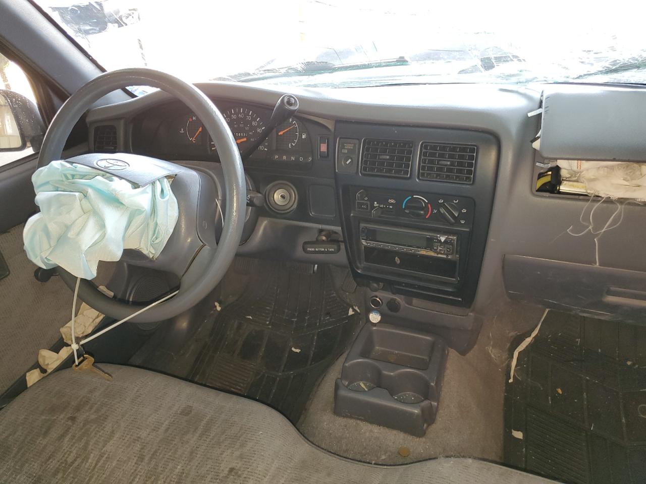 1998 Toyota Tacoma VIN: 4TANL42N8WZ158602 Lot: 64336945