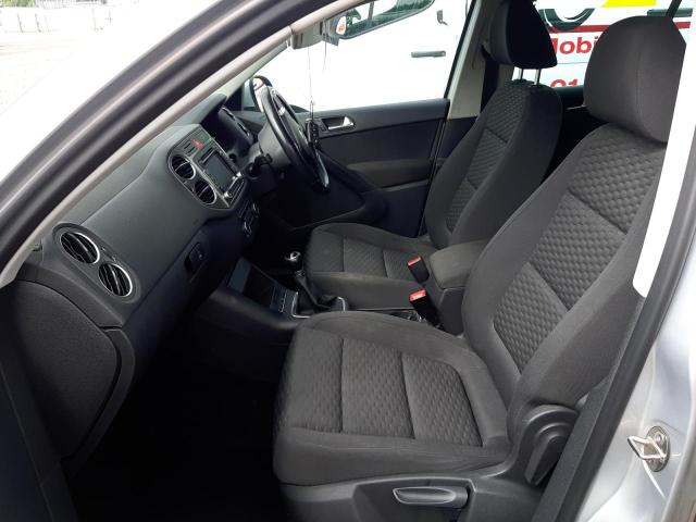 2011 VOLKSWAGEN TIGUAN MAT