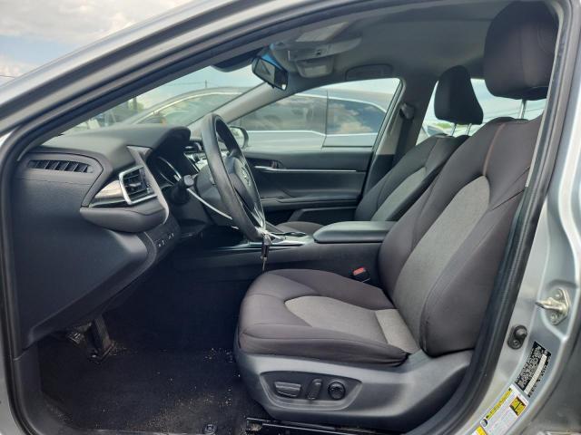  TOYOTA CAMRY 2018 Srebrny