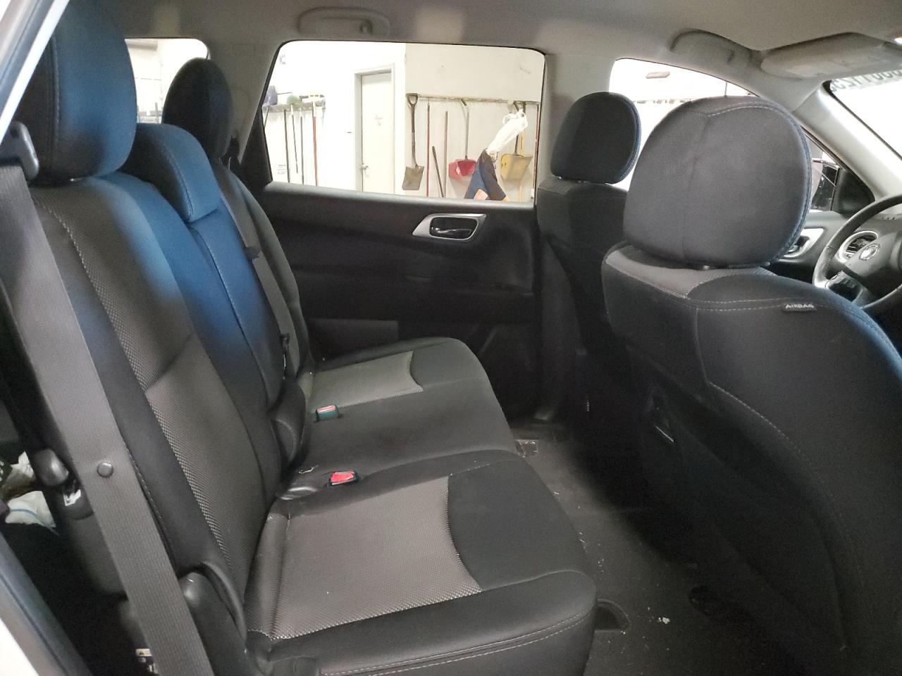 2017 Nissan Pathfinder S VIN: 5N1DR2MNXHC688913 Lot: 63011255