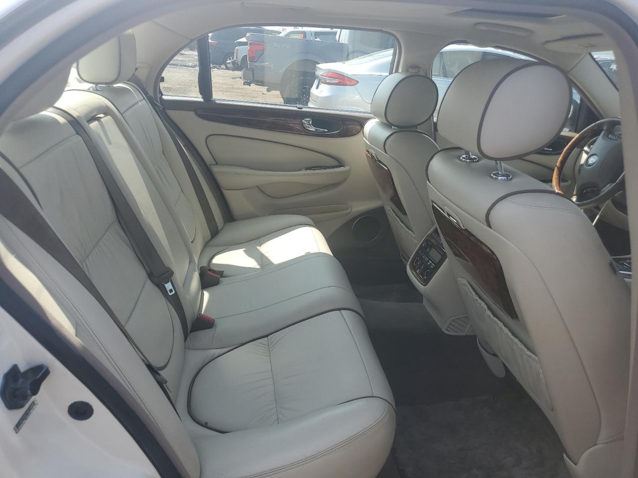 2007 Jaguar Vandenplas VIN: SAJWA82B37SH14440 Lot: 64762375