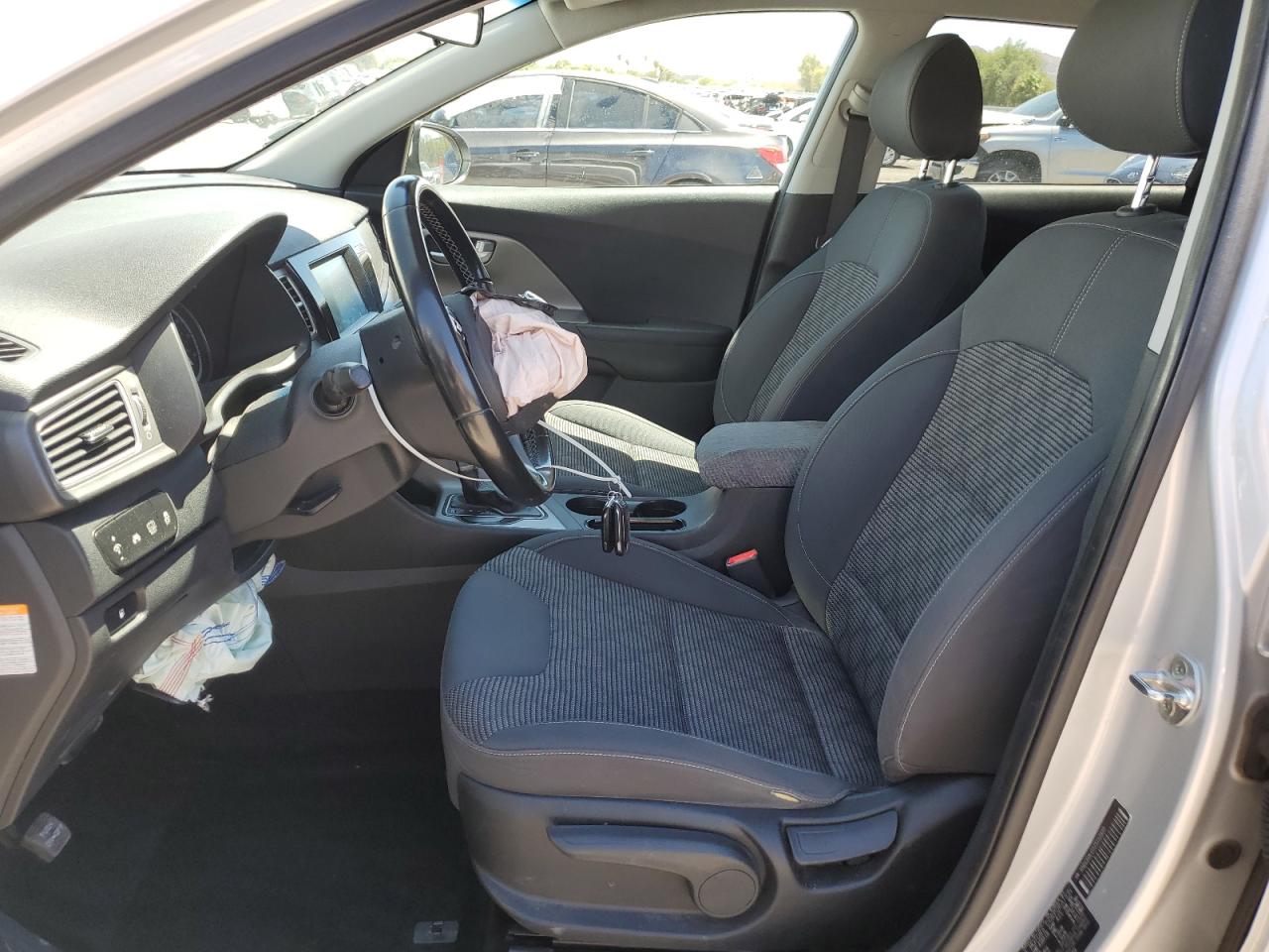 kndcb3lc0j5132839 KNDCB3LC0J5132839 2018 Kia Niro Fe