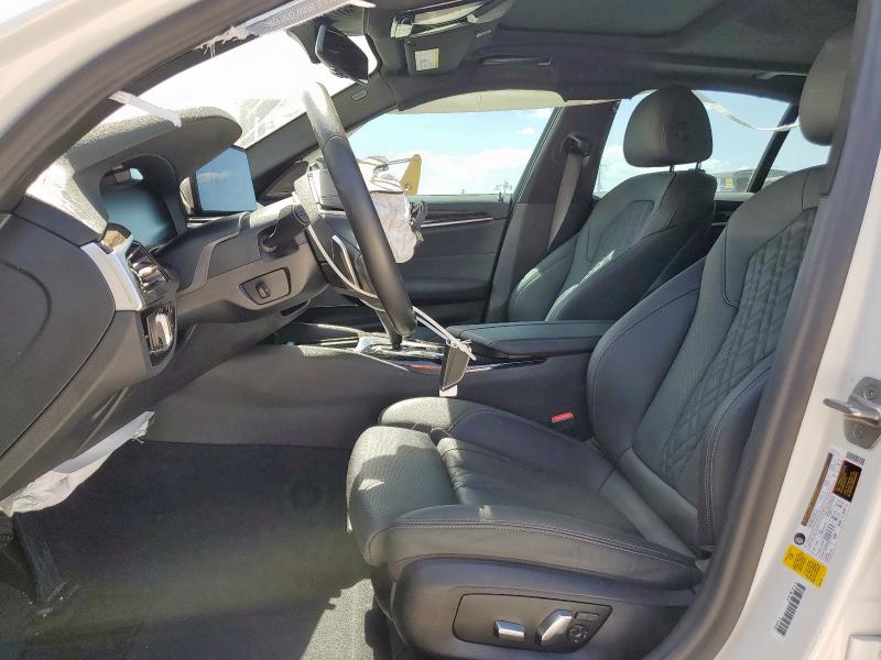  BMW 5 SERIES 2021 Белы