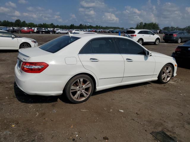 Sedans MERCEDES-BENZ E-CLASS 2013 Biały