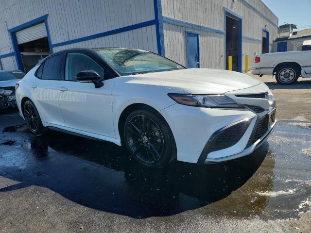 TOYOTA CAMRY 2021 Белы