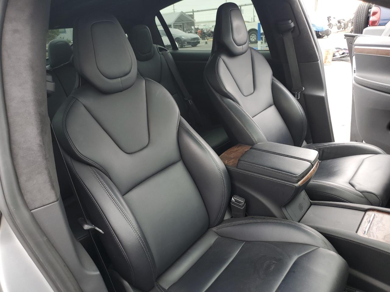 2017 Tesla Model X VIN: 5YJXCAE20HF061156 Lot: 64602955