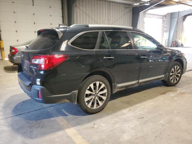  SUBARU OUTBACK 2018 Czarny