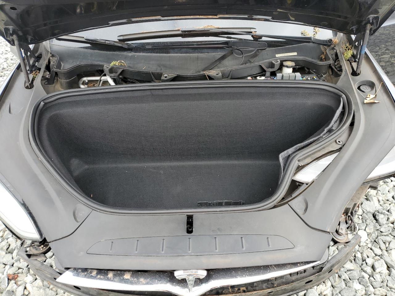 2019 Tesla Model X VIN: 5YJXCDE2XKF189588 Lot: 64865325