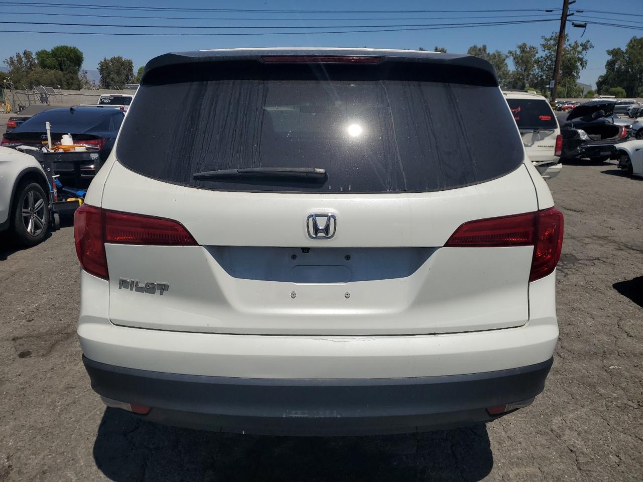 2018 Honda Pilot Lx VIN: 5FNYF5H1XJB027835 Lot: 64814795