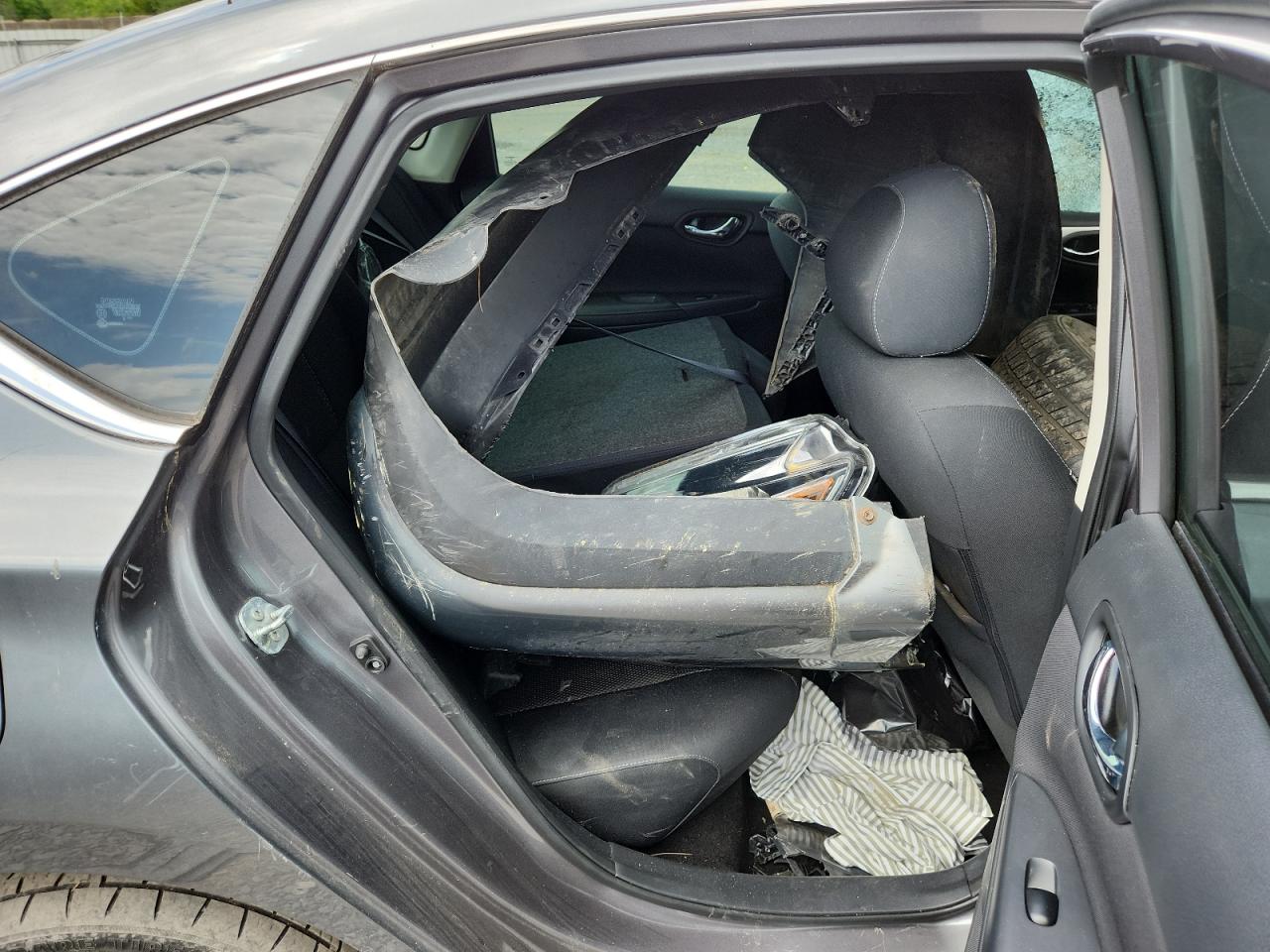 2017 Nissan Sentra S VIN: 3N1AB7AP9HY219014 Lot: 63633405