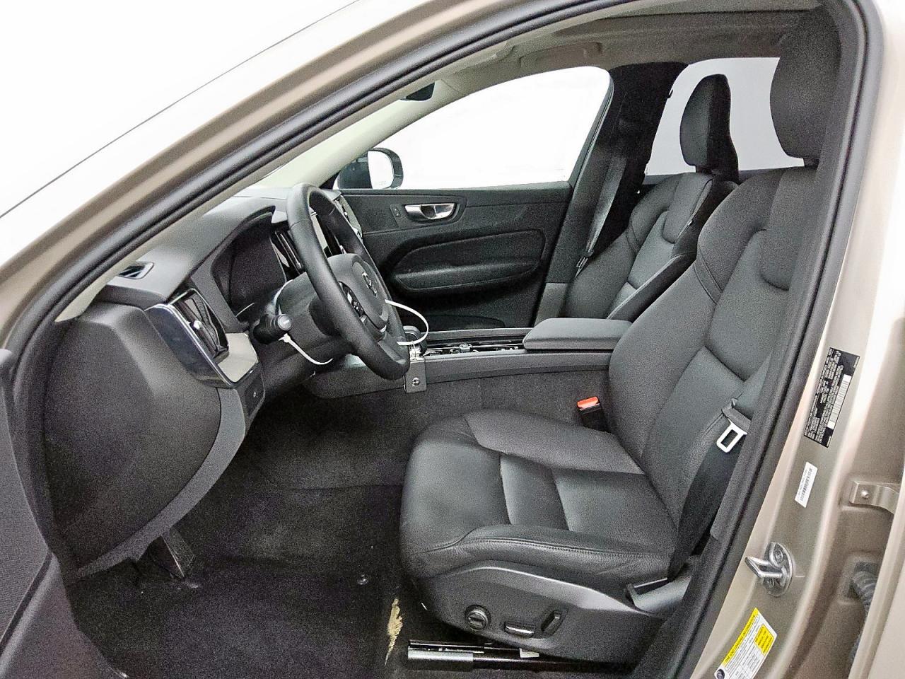 2025 Volvo Xc60 Plus VIN: YV4M12RC4S1116187 Lot: 64189635
