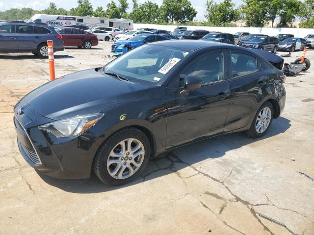  TOYOTA YARIS 2017 Czarny