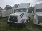 2016 VOLVO VNL SEMI TRUCK à vendre chez Copart MI - DETROIT