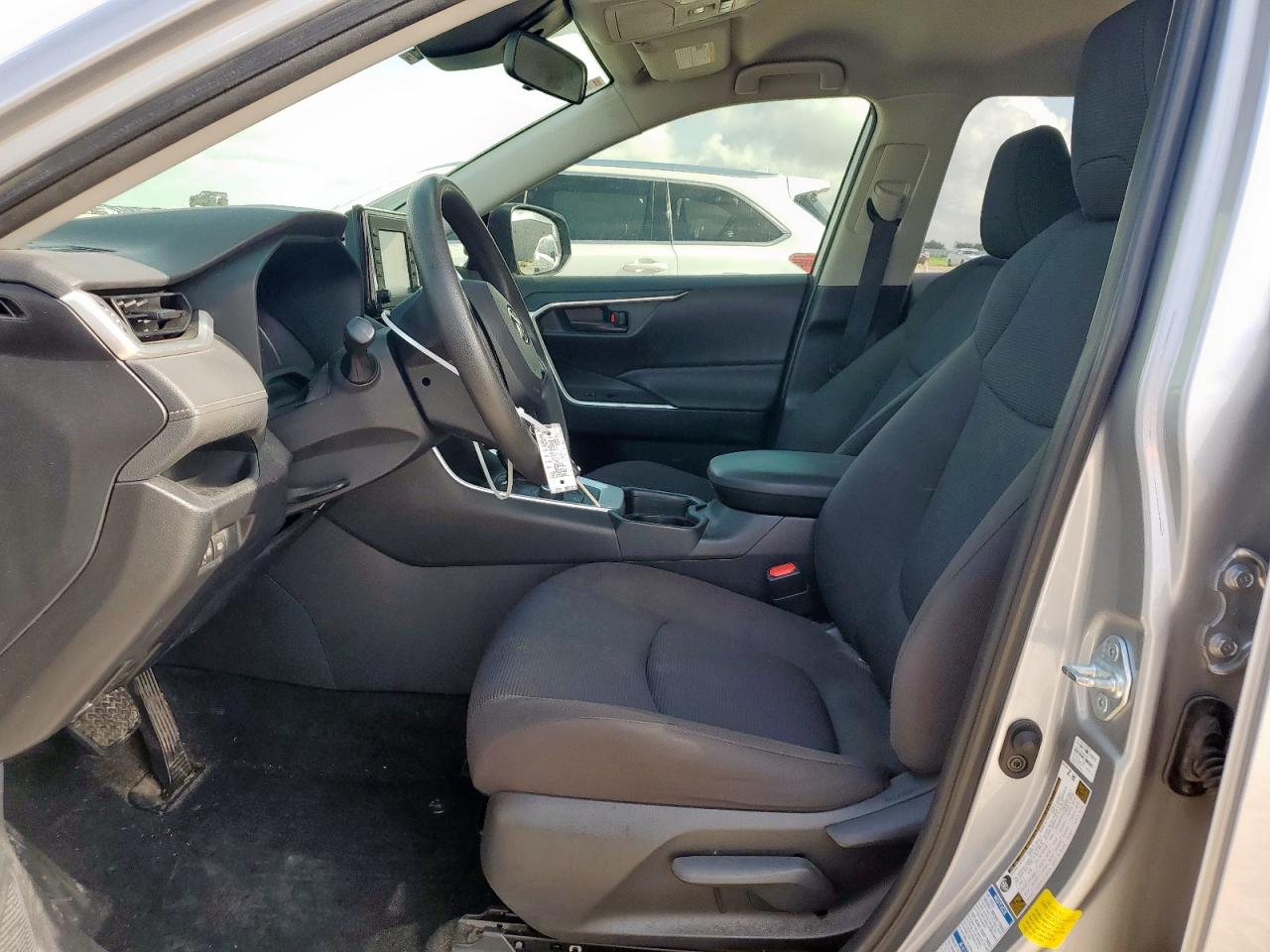 2021 Toyota Rav4 Le VIN: JTMLWRFV2MD120920 Lot: 63752055
