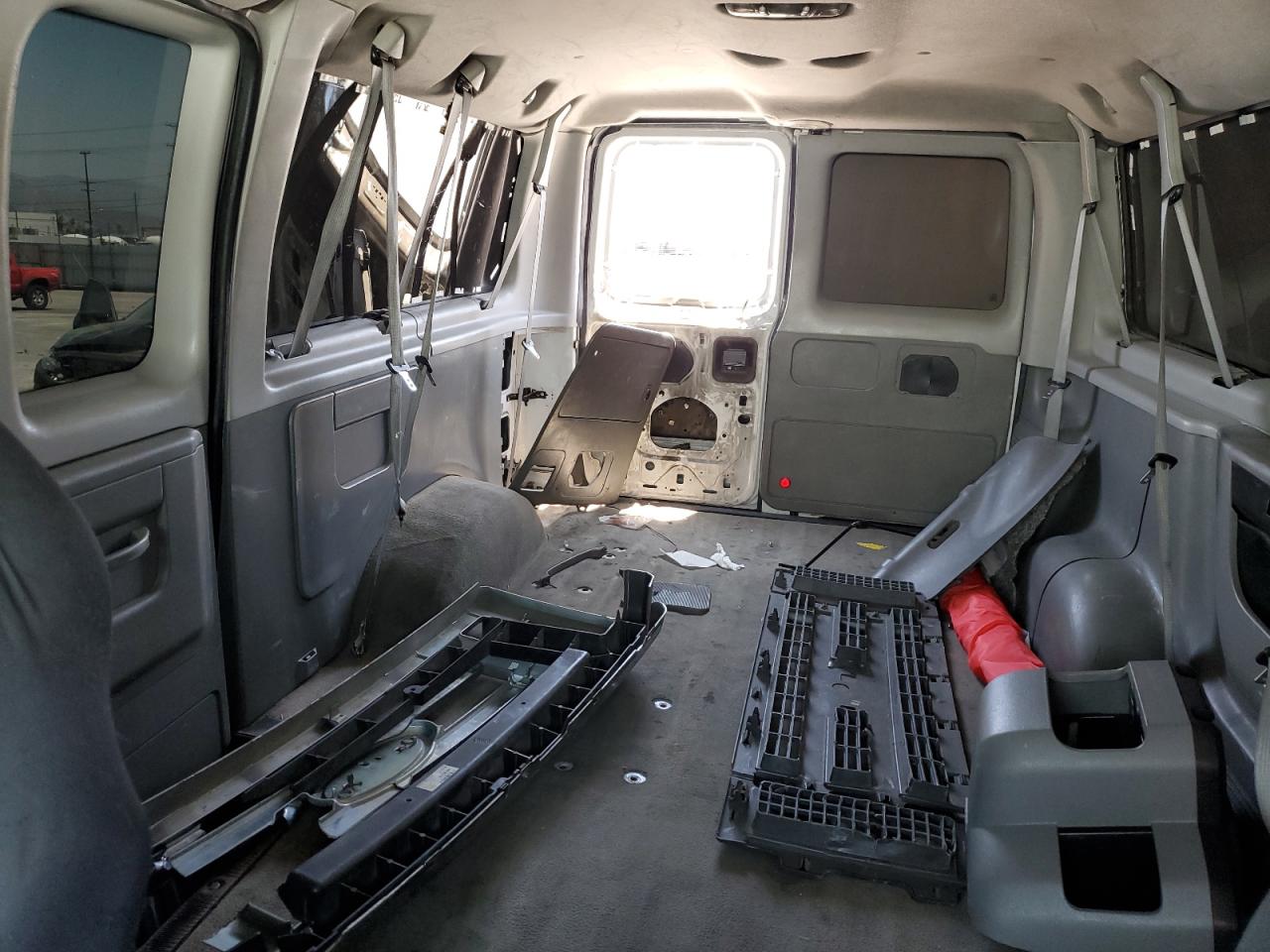 2013 Ford Econoline E350 Super Duty Wagon VIN: 1FBNE3BL0DDA50156 Lot: 63278575