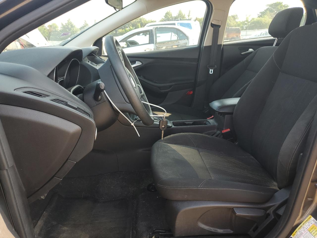 2018 Ford Focus Se VIN: 1FADP3K21JL316591 Lot: 62742535