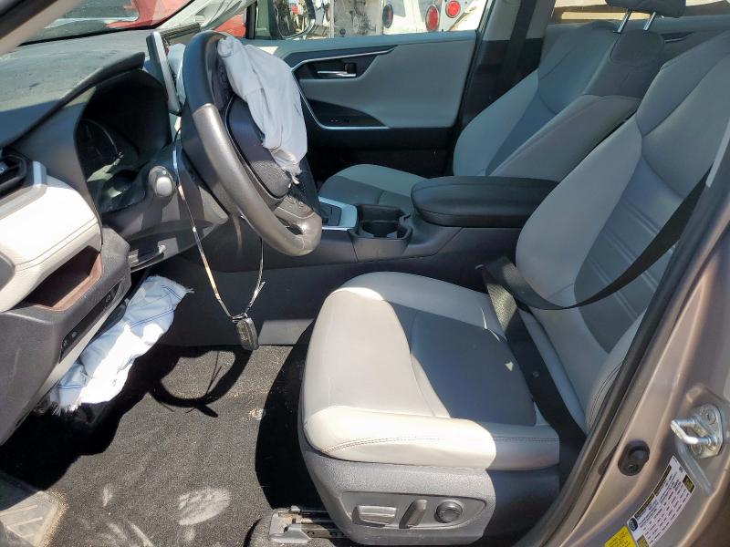  TOYOTA RAV4 2019 Srebrny