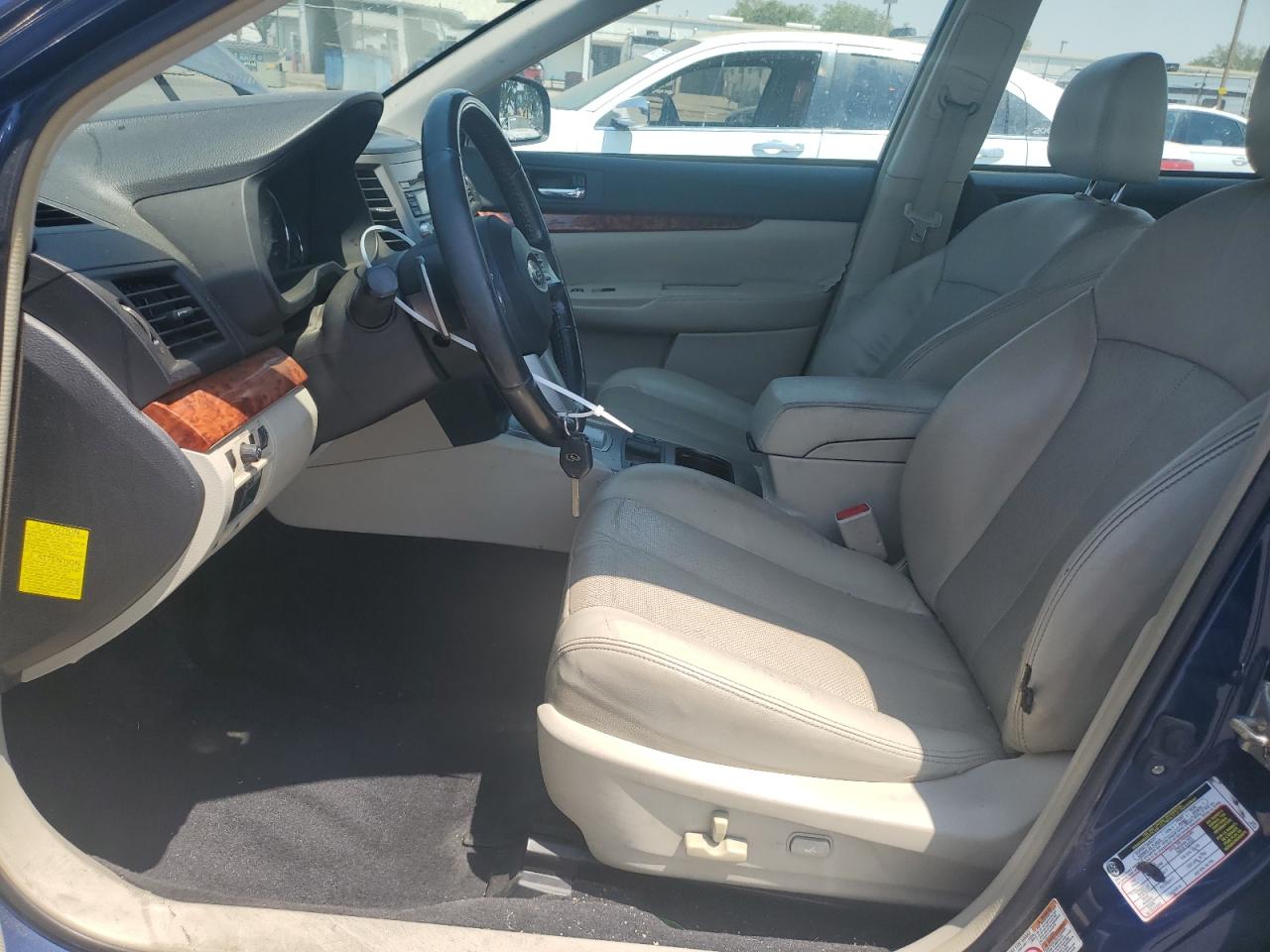 2010 Subaru Legacy 2.5I Limited VIN: 4S3BMCK65A3211646 Lot: 64209905