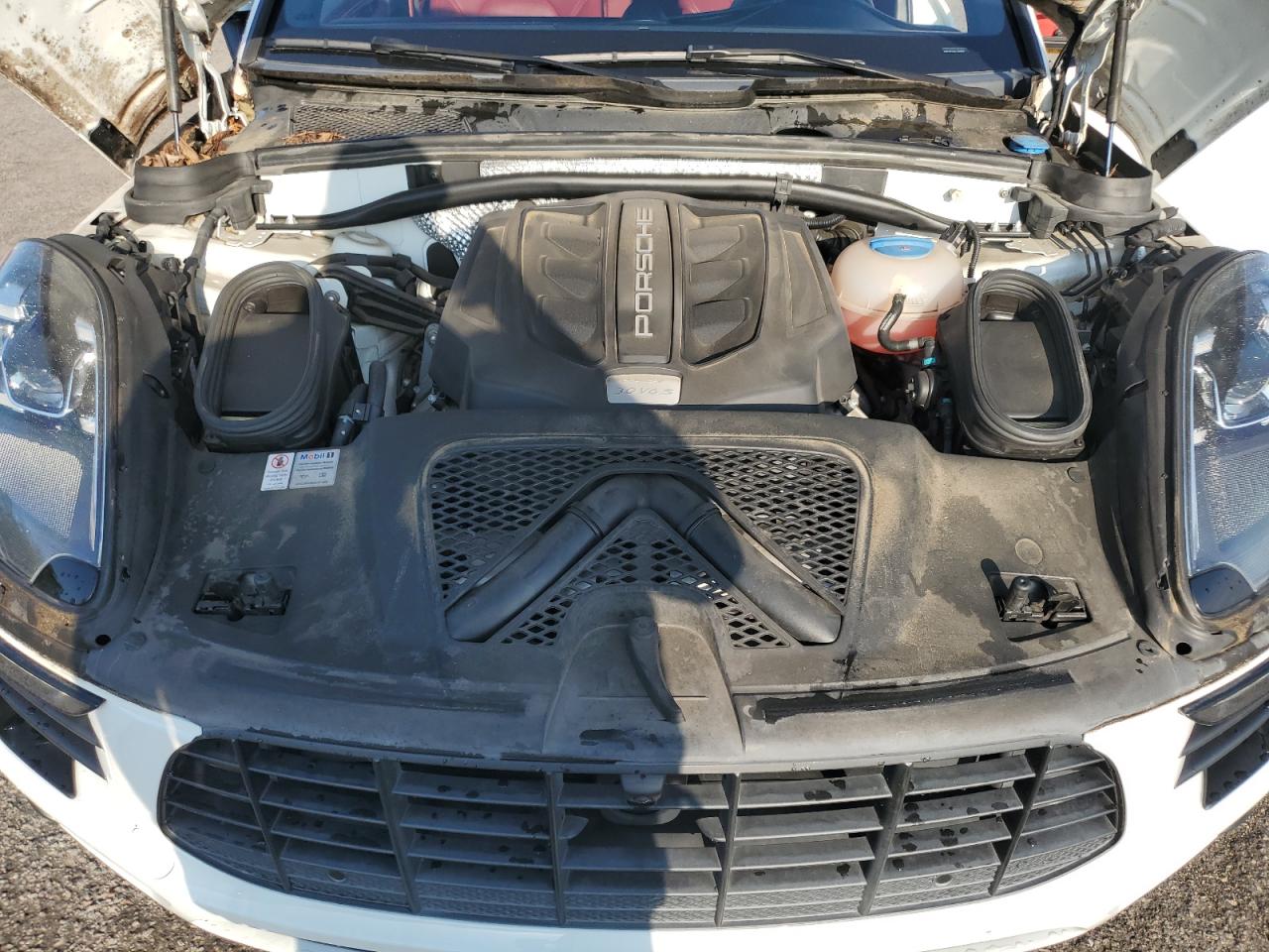 2018 Porsche Macan S VIN: WP1AB2A56JLB33803 Lot: 64833655