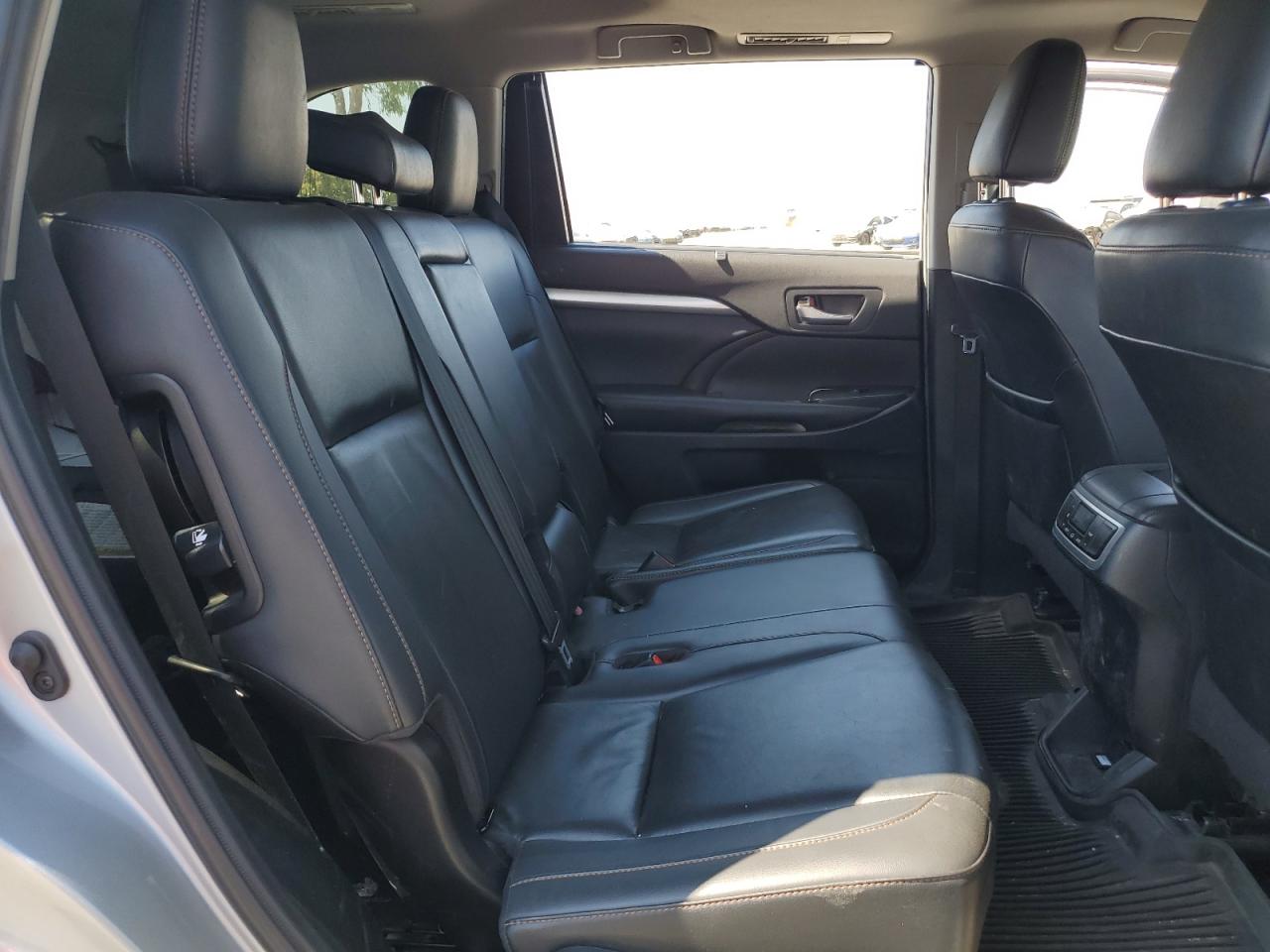 2019 Toyota Highlander Hybrid VIN: 5TDJGRFH0KS058921 Lot: 64469095