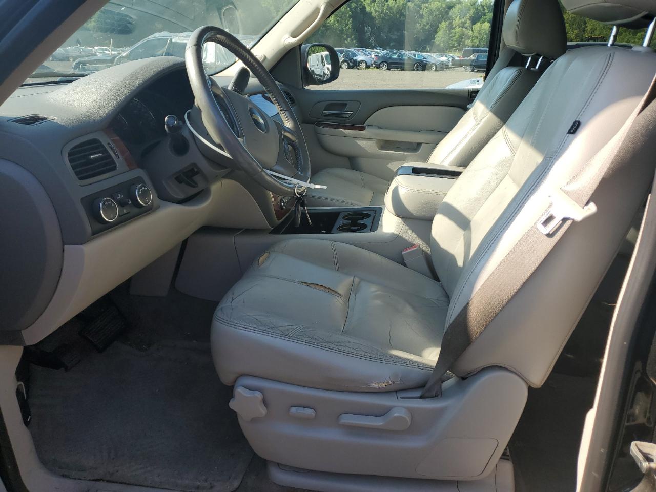 2011 Chevrolet Suburban K1500 Lt VIN: 1GNSKJE30BR370334 Lot: 65003225