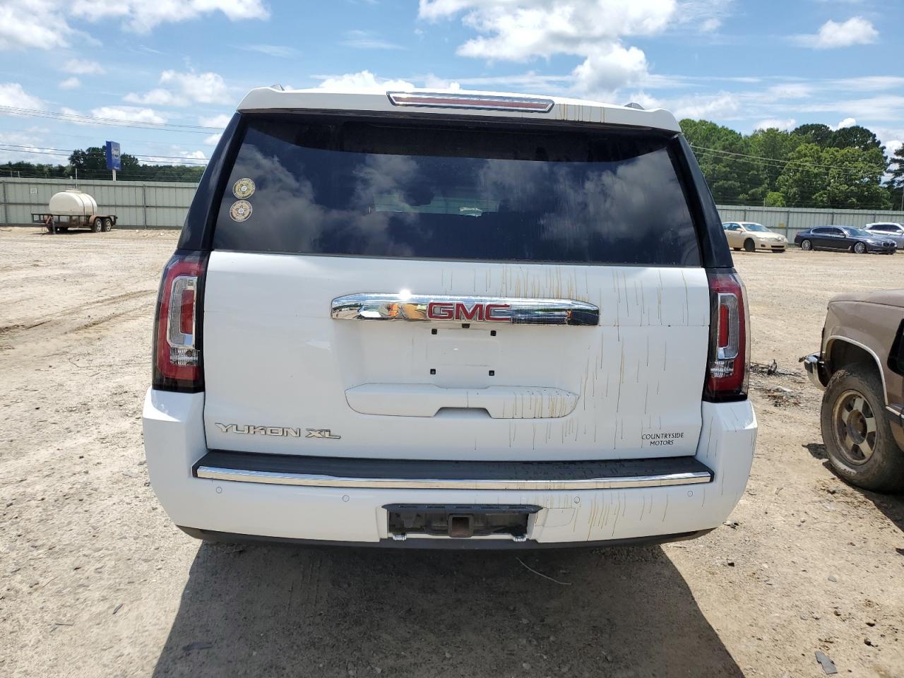 2017 GMC Yukon Xl Denali VIN: 1GKS2HKJ8HR362368 Lot: 63319595