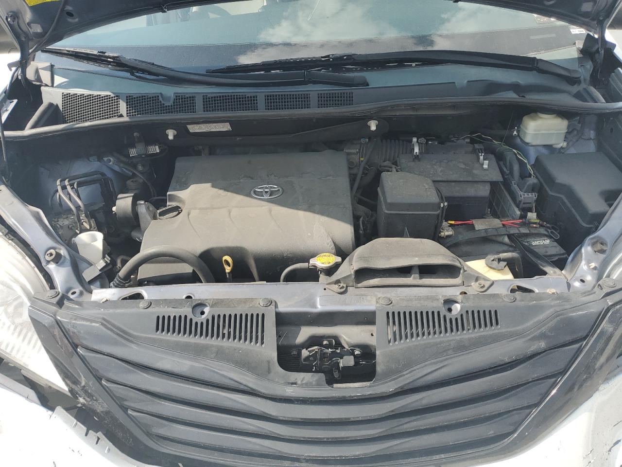 5TDZK3DC9FS549581 2015 Toyota Sienna