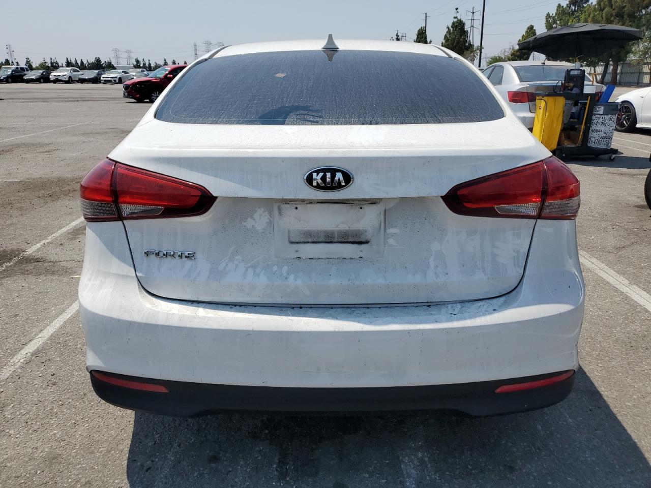 2018 Kia Forte Lx VIN: 3KPFK4A79JE256993 Lot: 64697575