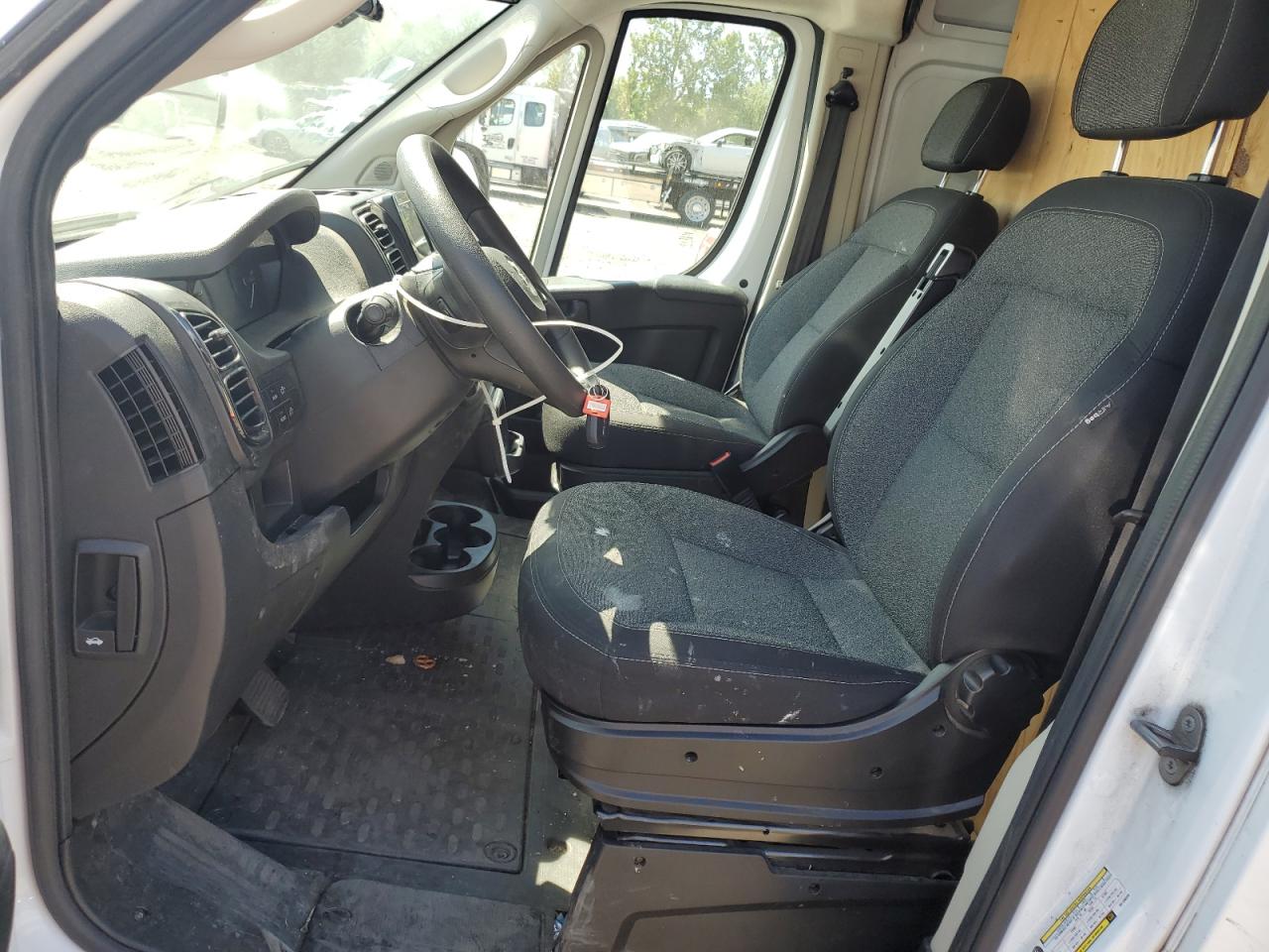 2022 Ram Promaster 2500 2500 High VIN: 3C6LRVDG8NE136048 Lot: 63233105
