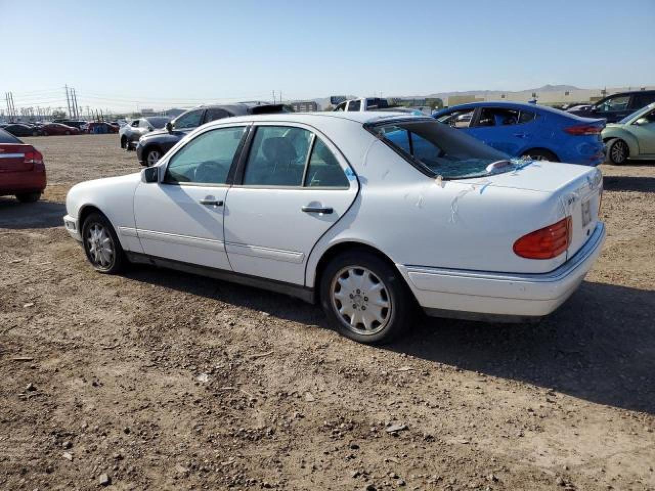 WDBJF65H3XA786979 1999 Mercedes-Benz E 320