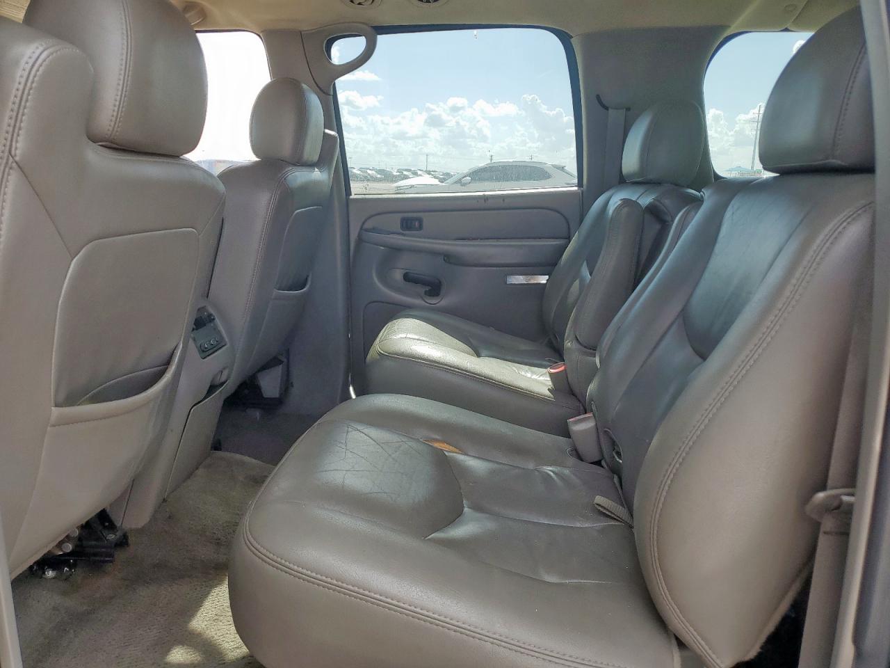 2004 Chevrolet Suburban C1500 VIN: 1GNEC16Z84J133055 Lot: 63046885