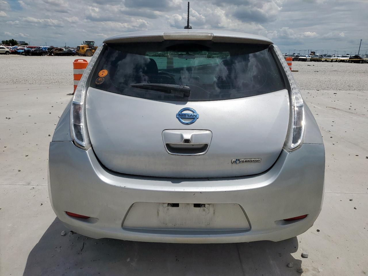 2015 Nissan Leaf S VIN: 1N4AZ0CP0FC307846 Lot: 63156635
