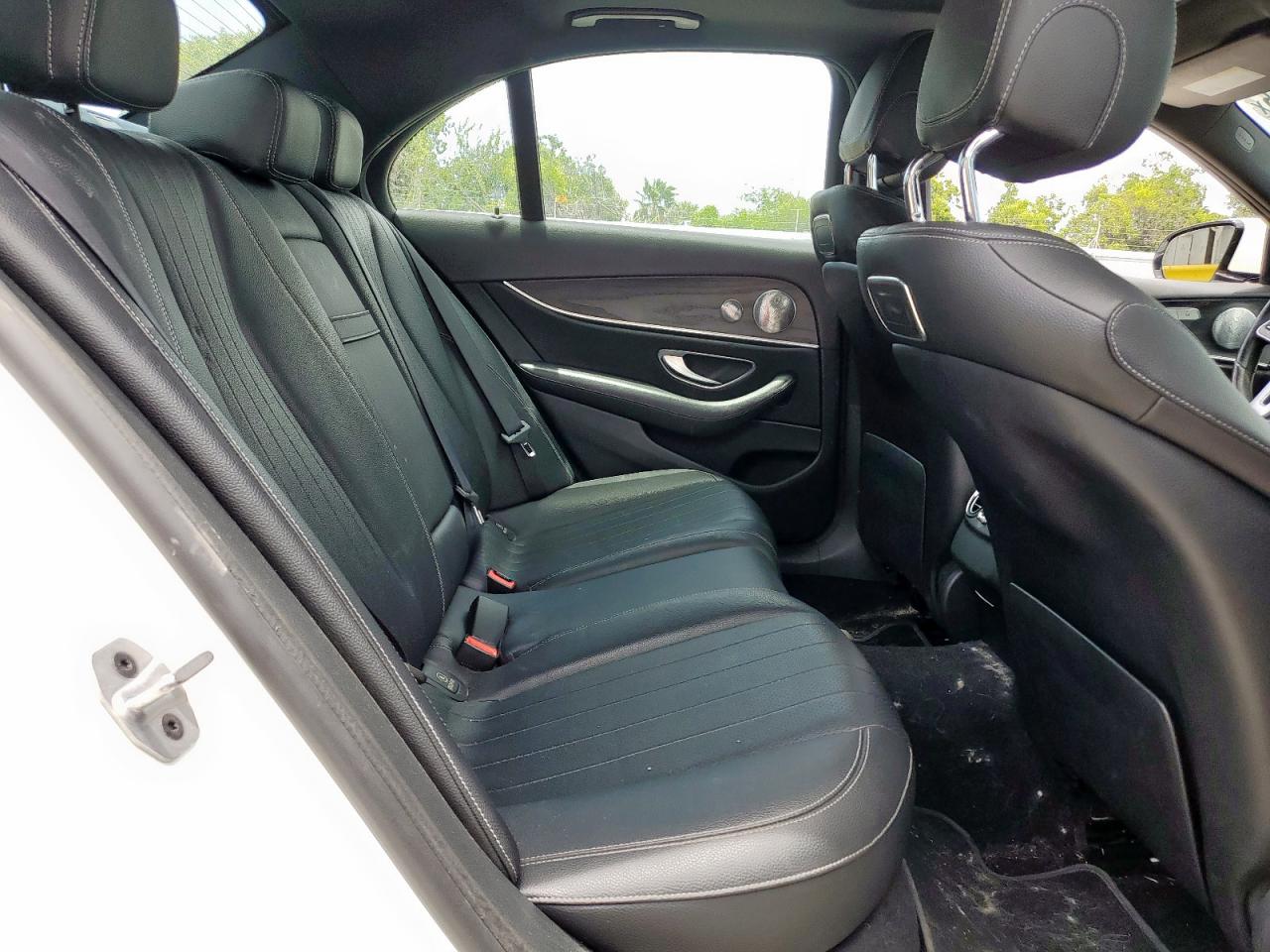 2019 Mercedes-Benz E 300 VIN: WDDZF4JB3KA488148 Lot: 65440445