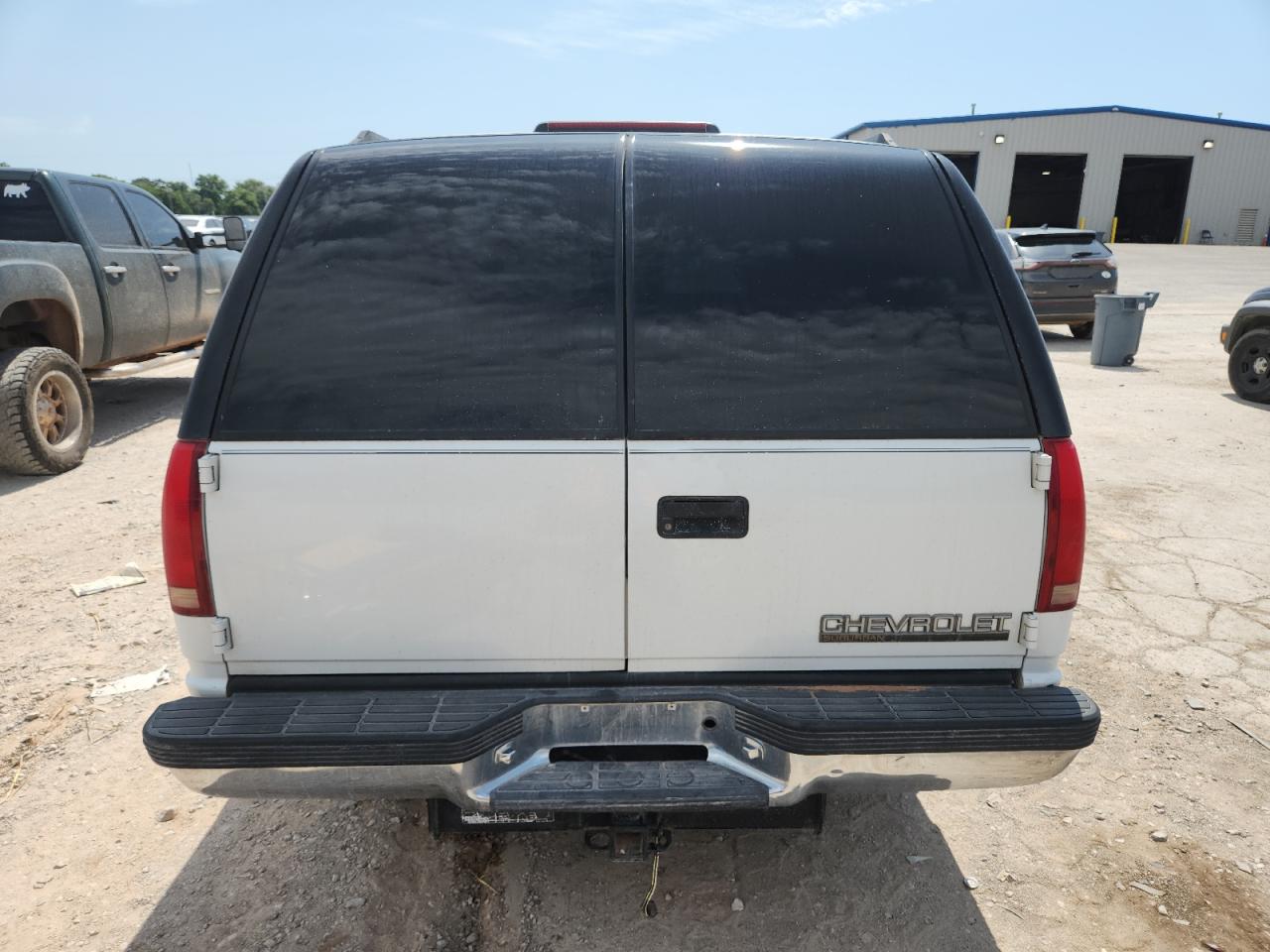 1997 Chevrolet Suburban C1500 VIN: 3GNEC16R0VG173651 Lot: 64105155