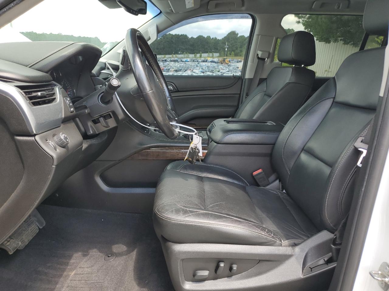 2019 Chevrolet Suburban C1500 Lt VIN: 1GNSCHKC1KR117310 Lot: 64401125