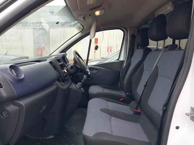 2015 VAUXHALL VIVARO 290