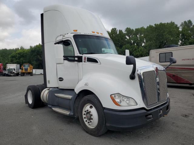 2016 Kenworth T680 Semi Truck