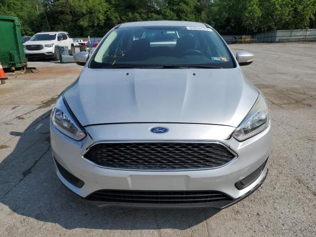 Sedans FORD FOCUS 2016 Srebrny