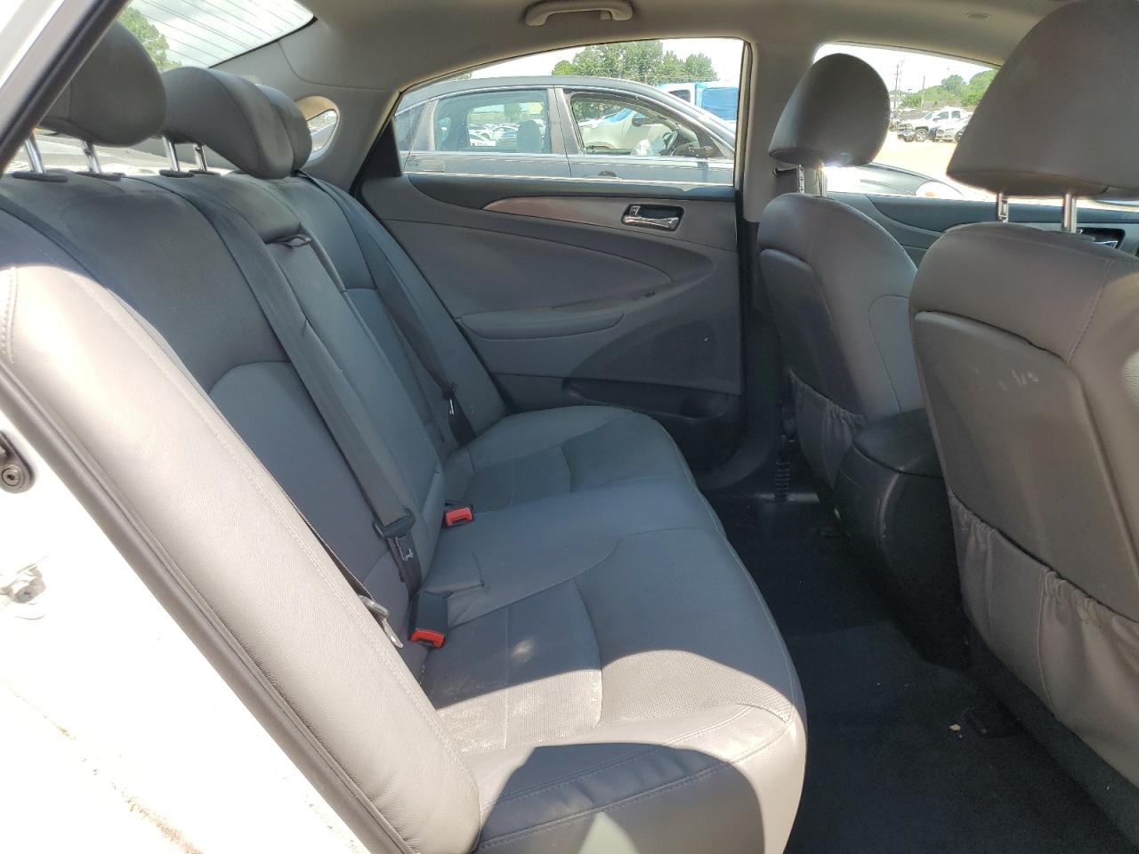 2015 Hyundai Sonata Hybrid VIN: KMHEC4A48FA120102 Lot: 64778525