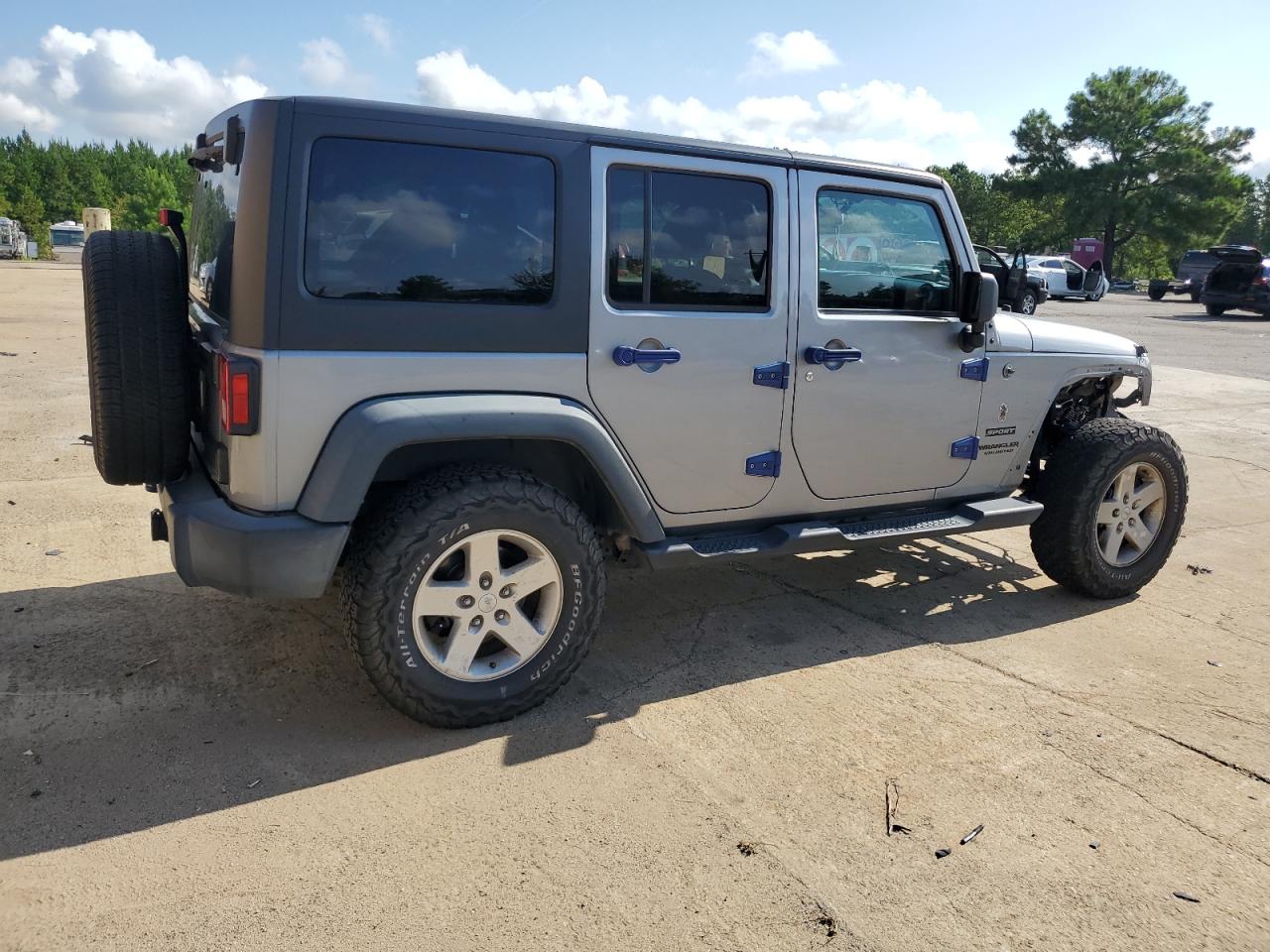 2016 Jeep Wrangler Unlimited Sport VIN: 1C4BJWDG6GL334705 Lot: 64258735