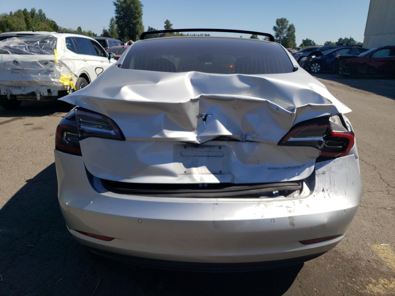 2018 Tesla Model 3 VIN: 5YJ3E1EB9JF112832 Lot: 64671225