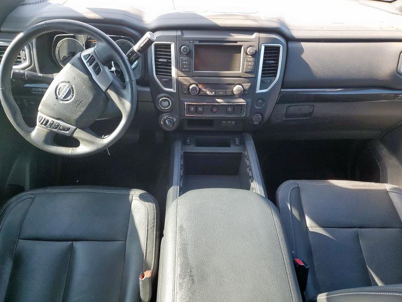  NISSAN TITAN 2019 Szary