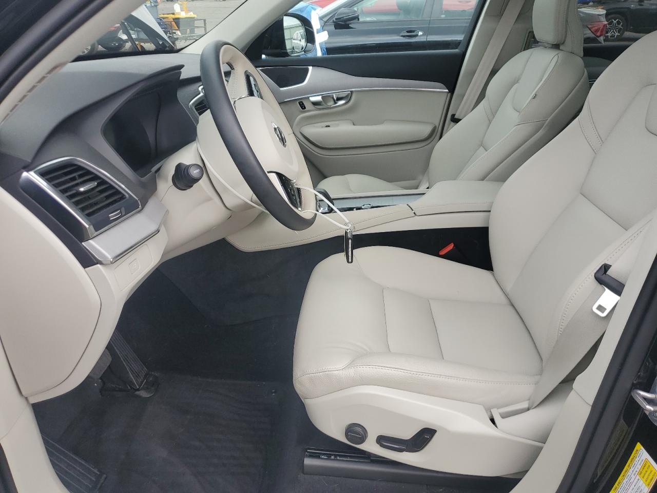 2025 Volvo Xc90 Core VIN: YV4M12PJ4S1300899 Lot: 62489755