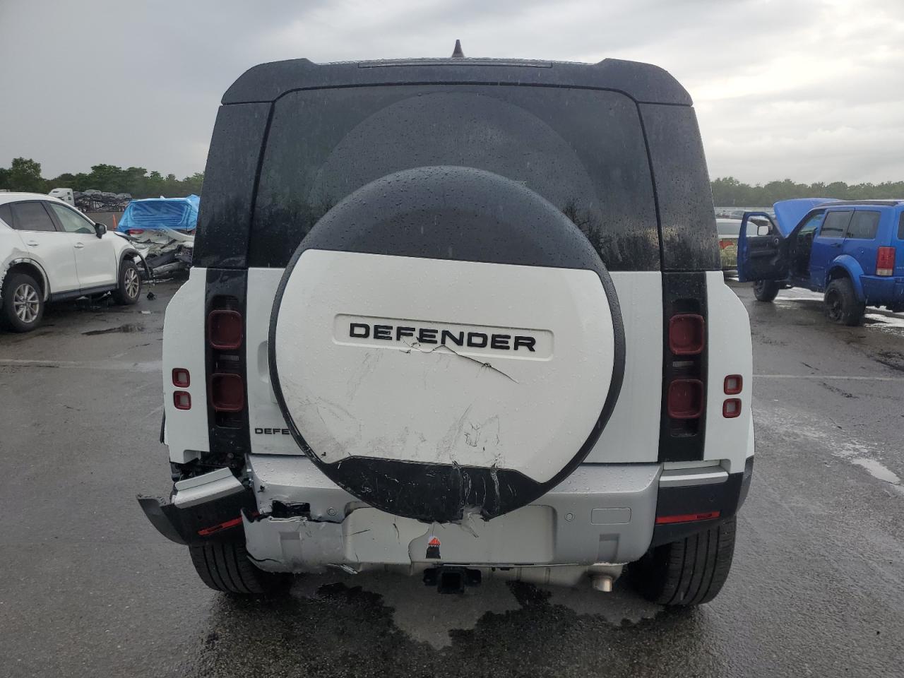 2024 Land Rover Defender 110 S VIN: SALEJ7EUXR2303420 Lot: 64464505
