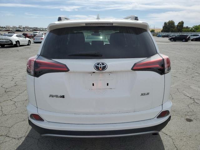  TOYOTA RAV4 2018 White