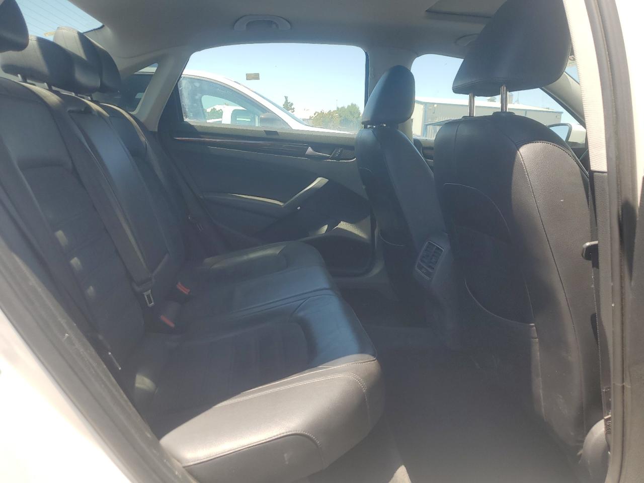 2014 Volkswagen Passat Sel VIN: 1VWCM7A38EC038968 Lot: 65131735