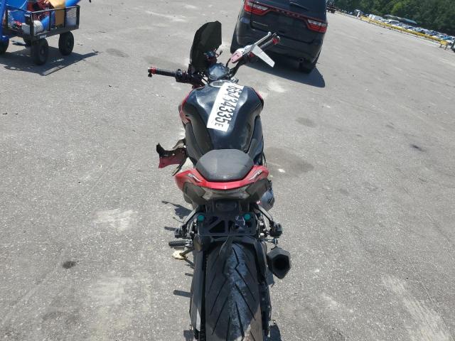  KAWASAKI Z/ZR 1000 2018 Червоний