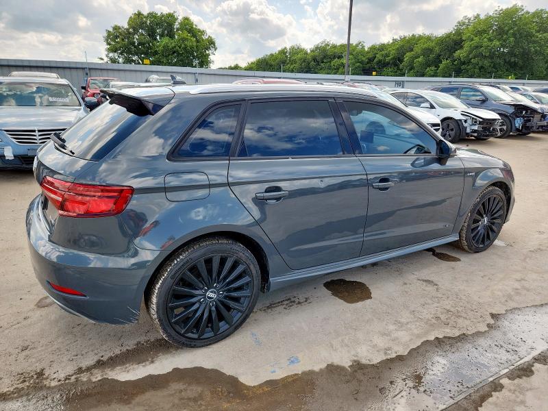 Hatchbacks AUDI A3 2017 Szary