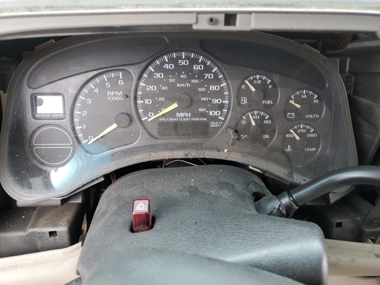 2001 Chevrolet Tahoe C1500 VIN: 1GNEC13T01R152437 Lot: 70781245
